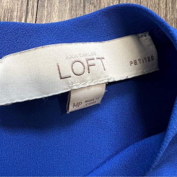 LOFT Short Sleeves Crew Neck Pleated Back Royal Blue Relaxed Fit Top Blouse MP - Picture 7 of 11